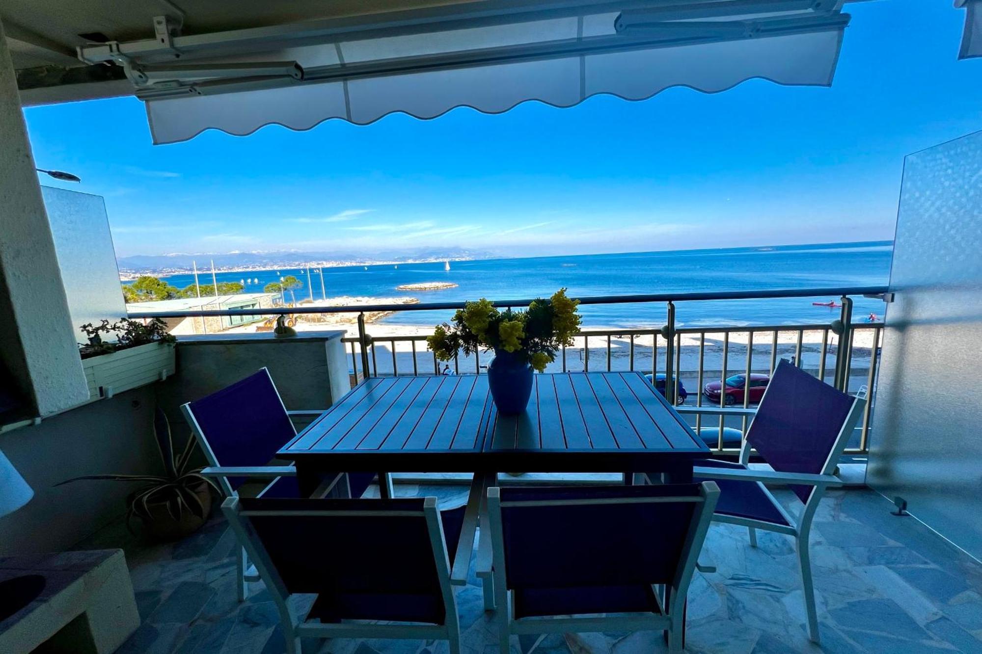 Seafront One Bedroom Apartment With A Terrasse Swimming Pool And A Parking Antibes Exterior photo